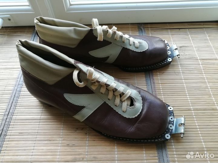 Лыжи, ботинки, палки