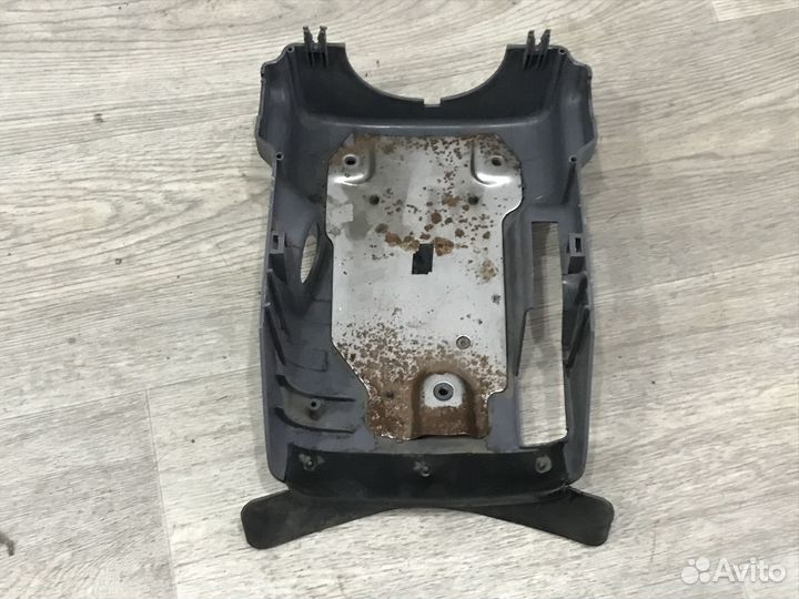 Кожух рулевой колонки нижний Hyundai Accent