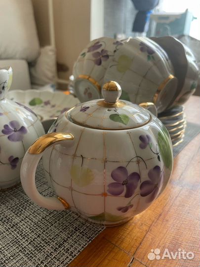 Фарфоровый чайный сервиз «Лесная Фиалка»