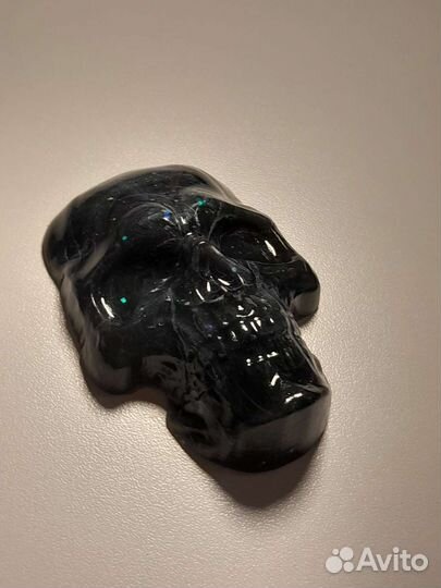 Чёрный череп из эпоксидной смолы