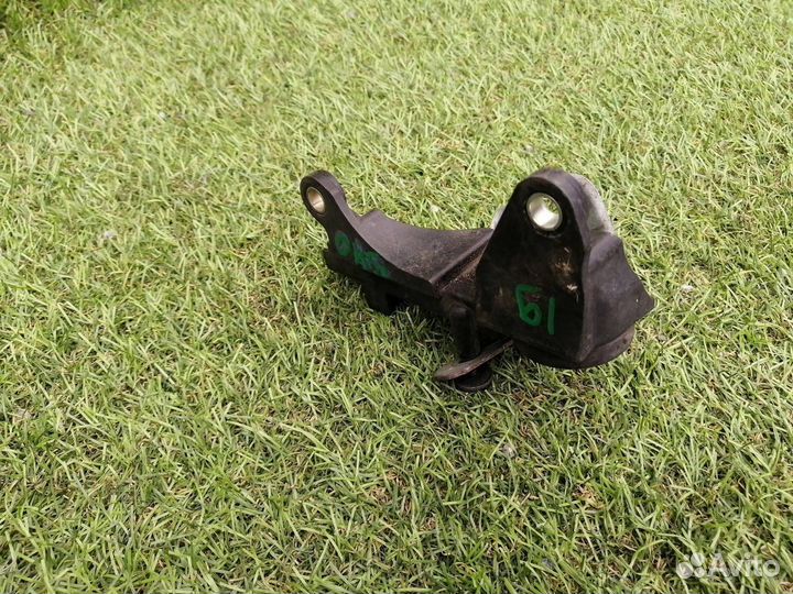 Кронштейн корпуса воздушного фильтра Volvo S40