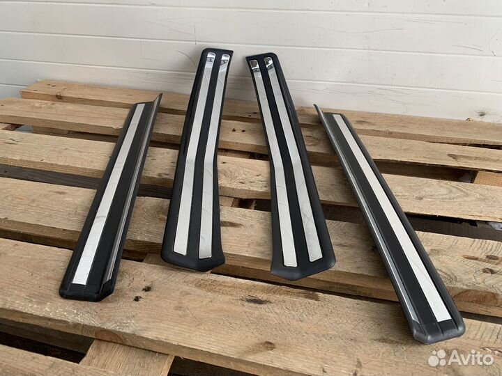 Накладки на пороги в салоне BMW E46 седан