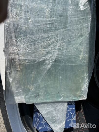 Задние боковые стекла Camry 50