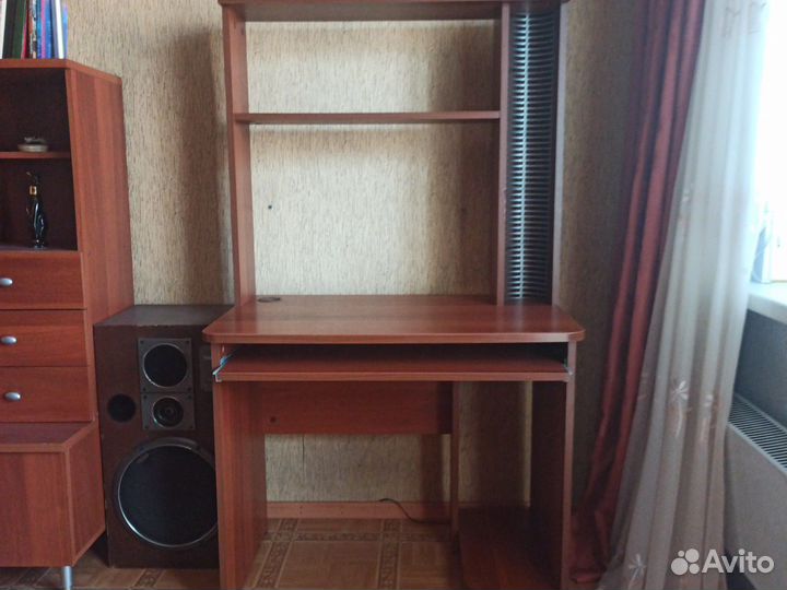 Компьютерный стол