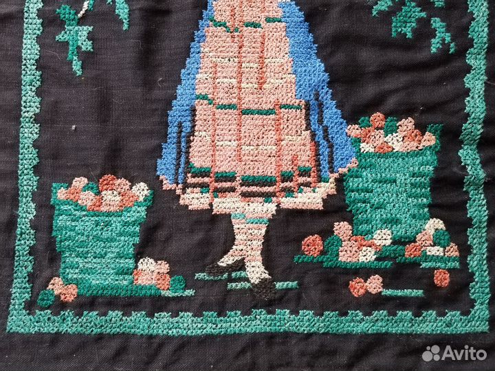Старинная винтажная вышивка крестиком