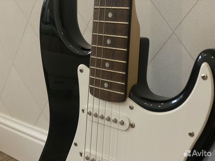 Электрогитара fender squier stratocaster