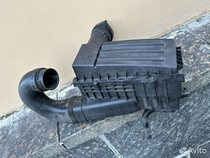 Впуск воздушный заводской от Тигуан 1