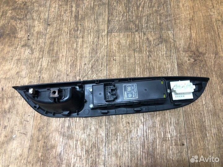 Блок управления стеклоподъемниками Mitsubishi Asx