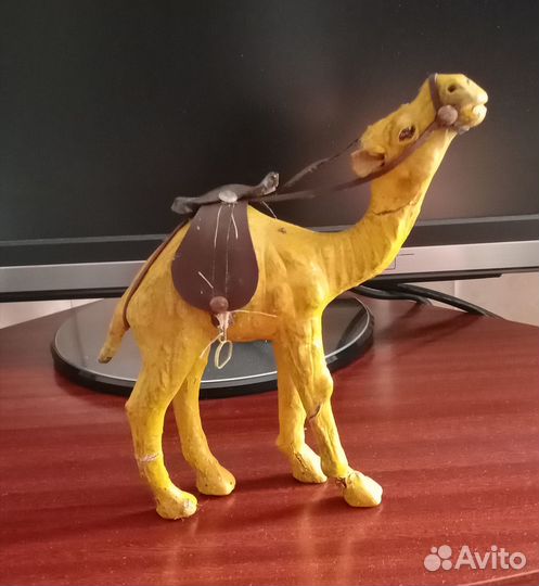 Фигурка. Верблюжонок