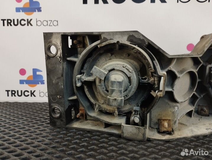 1786693 Фара противотуманная правая