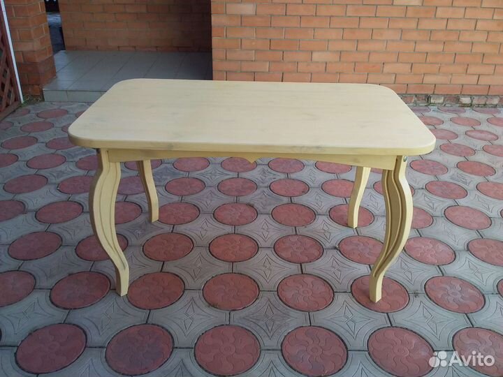 Стол обеденный деревянный