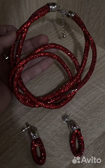 Набор украшений, серьги и ожерелье