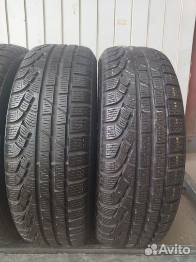 Pirelli Winter Sottozero 210 205/65 R17