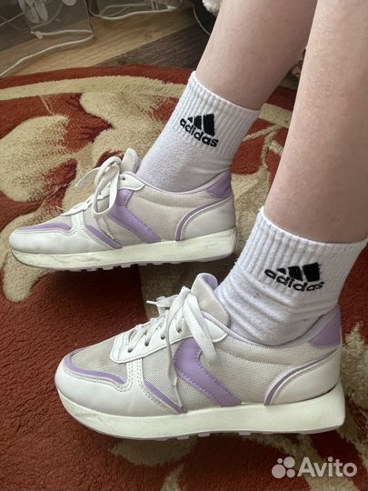 Кроссовки спортивные женские