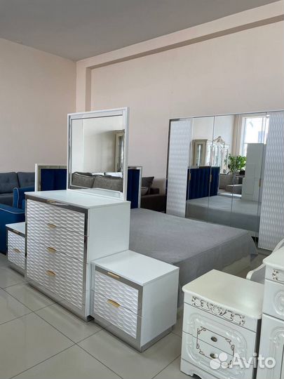 Спальный гарнитур «Злата»