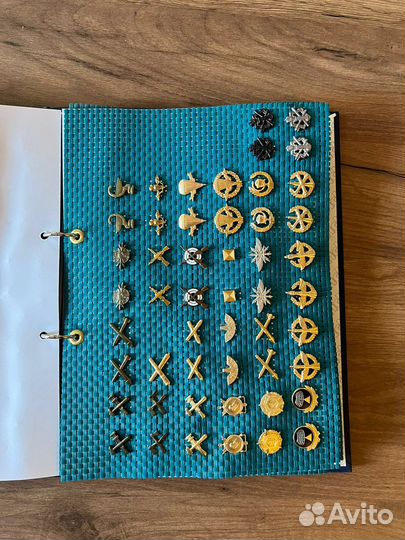 Коллекция петличных эмблем