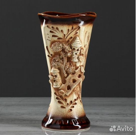 Вазы настольные, С замками, лепка, коричневая