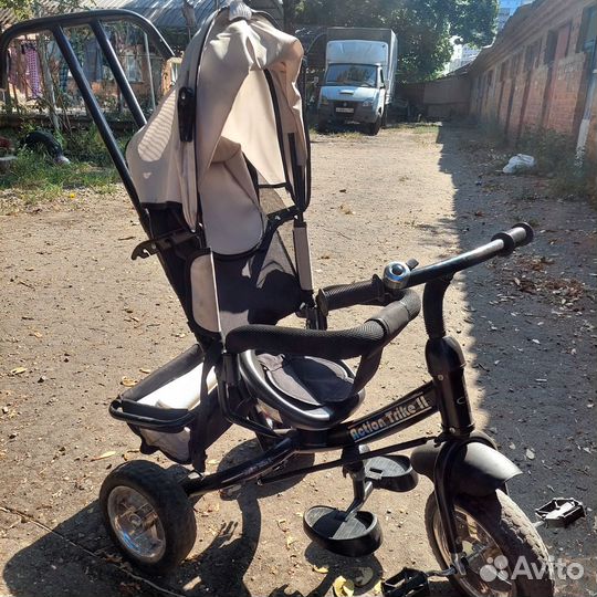 Трехколесный велосипед с родительской ручкой