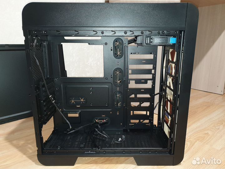 Thermaltake Core V71 с 4-мя Noctua NF-A20 PWM