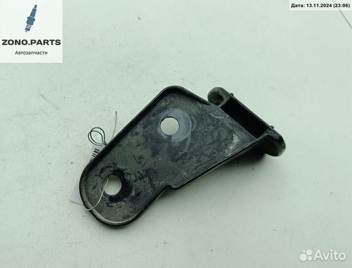 Кронштейн бампера переднего 8122578 на BMW 3 E36 (1991-2000)