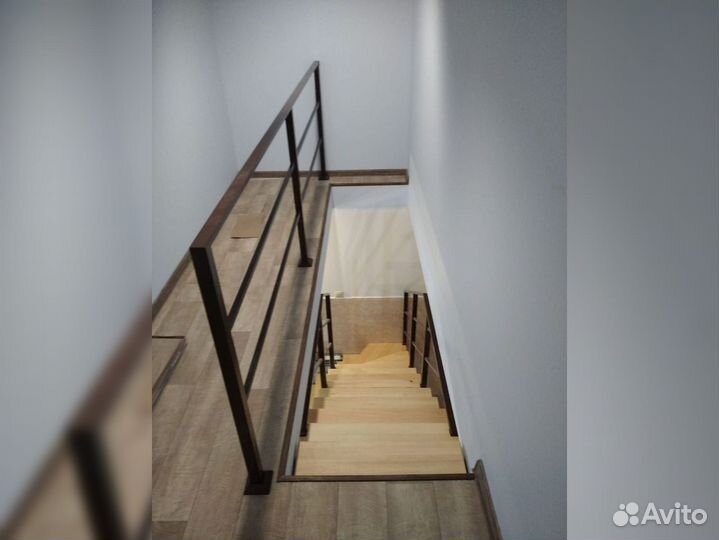 Ступени для лестниц и другие комплектующие О