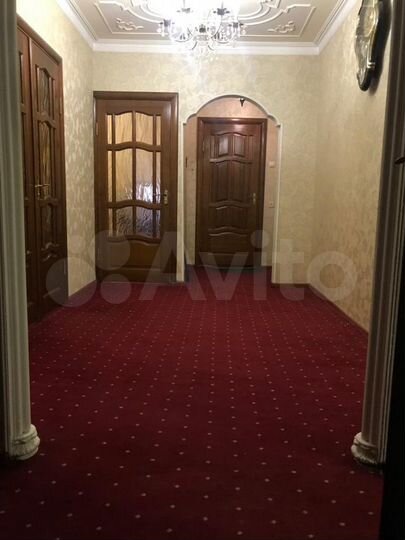 5-к. квартира, 120 м², 1/9 эт.