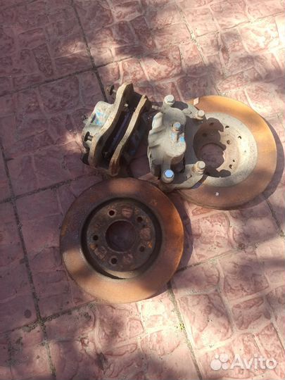 Суппорт передний