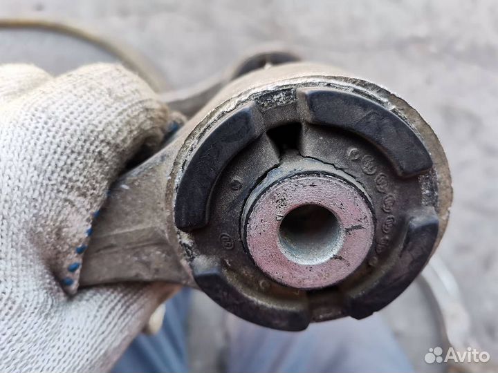 Рычаг, тяга подвески правая передняя A2213309007 M