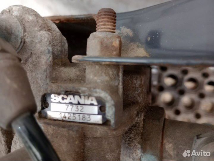 Блок кранов под ящиком акб Scania 5 R-Series