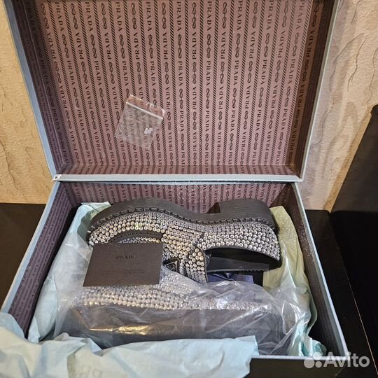 Prada satin crystal loafers женская обувь