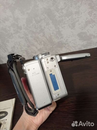 Видеокамера Sharp VL-Z950