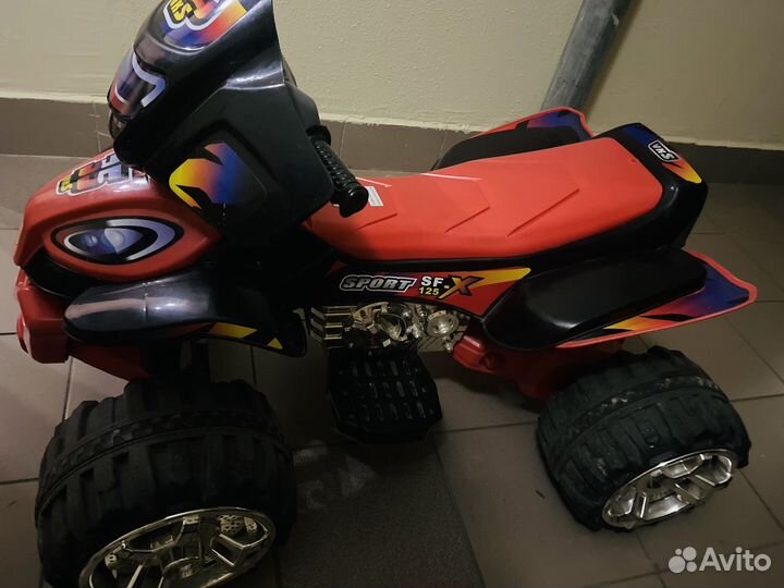 Детский квадроцикл на аккумуляторе