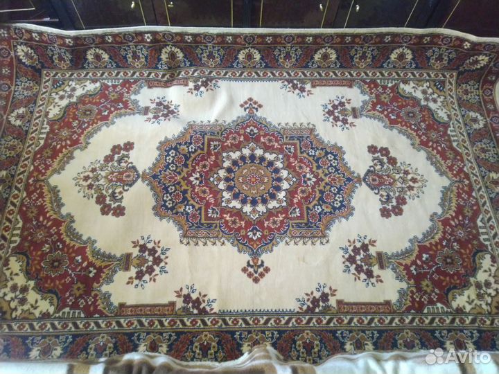 Ковер шерстяной новый