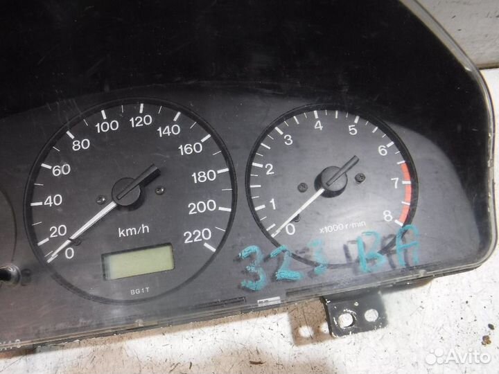 Панель приборов Mazda 323 BA