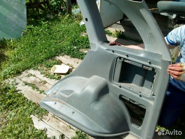 Правая внутренняя обшивка багажника для Cherry Tig