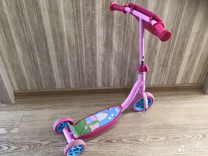 Самокат трехколесный