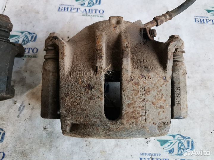 Суппорт тормозной передний Renault Scenic II (2003