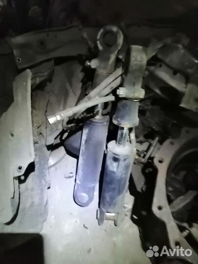 Цилиндры стрелы на погрузчик Komatsu FD25T-16