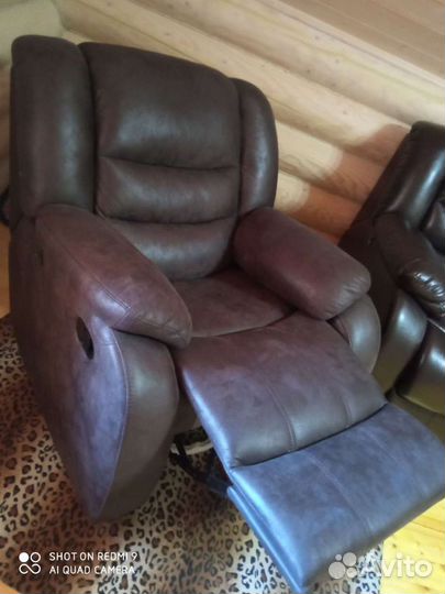 Кожаное кресло