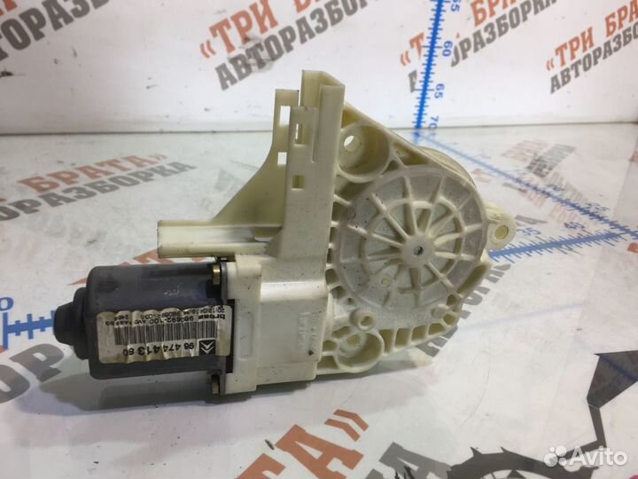 Моторчик стеклоподъемника передний правый Прав