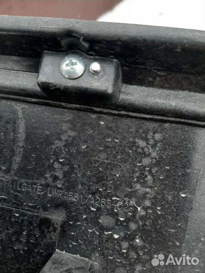 Накладка крышки багажника Mitsubishi Outlander 3