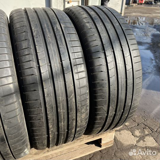 Pirelli P Zero PZ4 255/40 R21