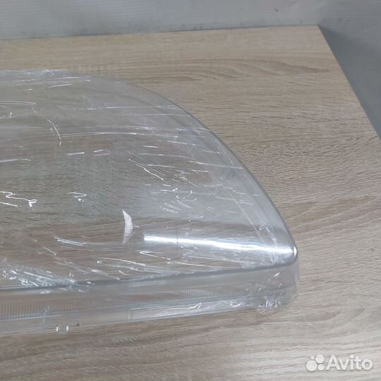 Стекла фар Toyota Avensis T25