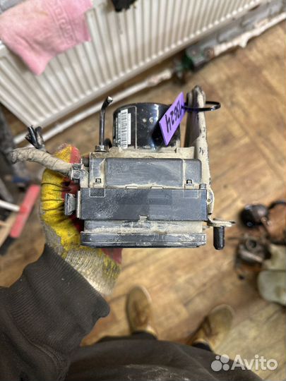 Блок abs volkswagen jetta 6