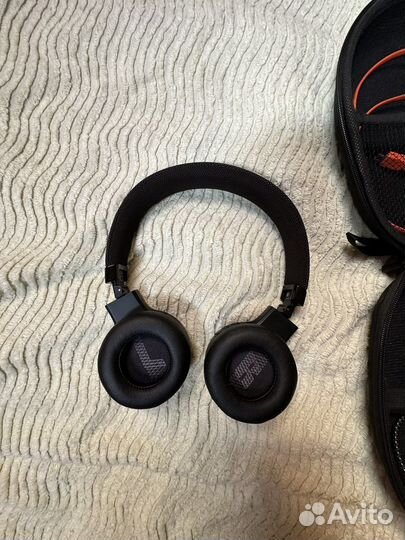 Беспроводные наушники jbl live 400bt