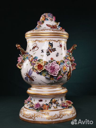 Фарфоровая ваза. XIX век. Франция