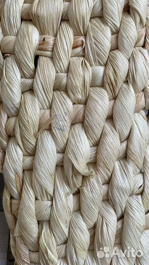 Лапти плетеные сувенирные в виде шлепок с помпоном