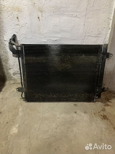 Радиатор кондиционера tiguan 1