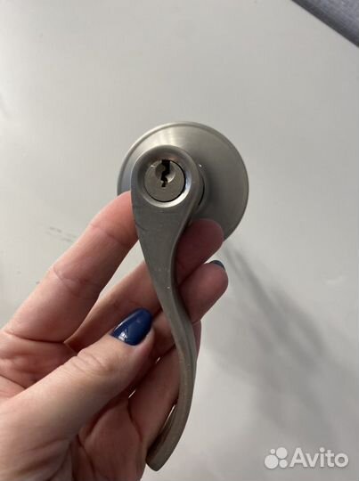 Ручка межкомнатная с защелкой