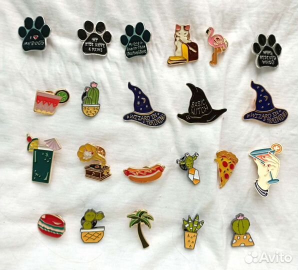 Pines, значки новые металлические